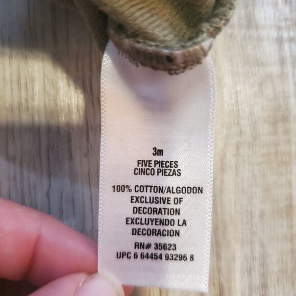 Carters 3 month onesie - Picture 5 of 6